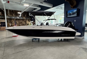 2026 Bayliner E18 Black/White Boat